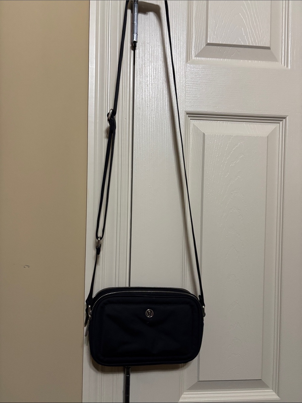 lululemon athletica Black Men's Crossbody Messenger Bag